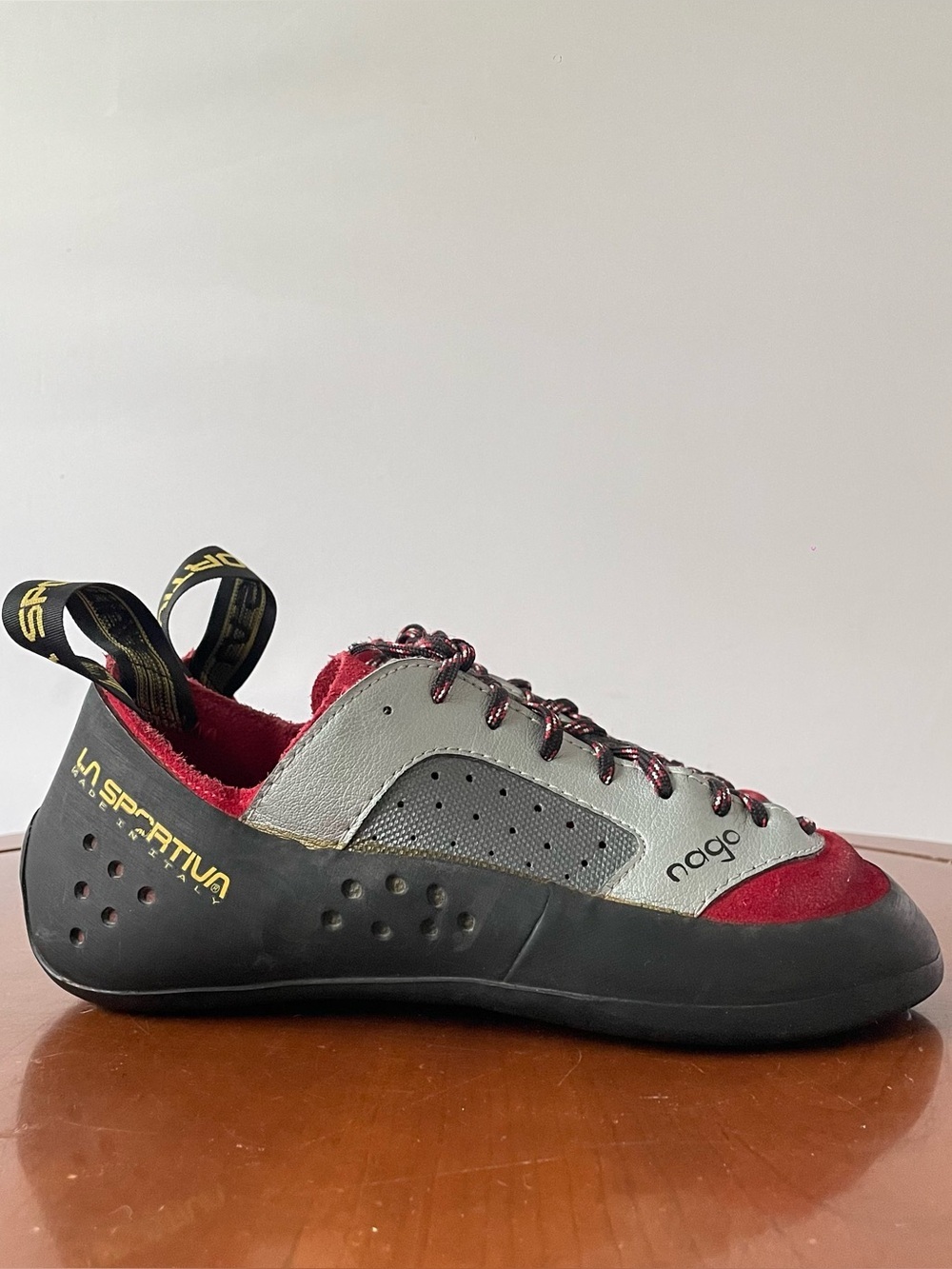 La Sportiva Nago Climbing Shoes | EU 37